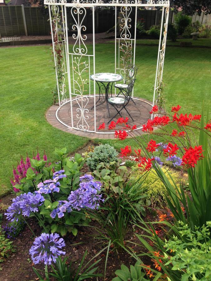 Eagle House Bed & Breakfast Eccleshall Екстериор снимка