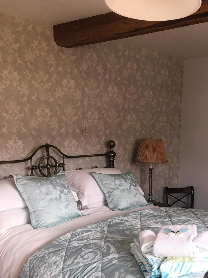 Eagle House Bed & Breakfast Eccleshall Екстериор снимка